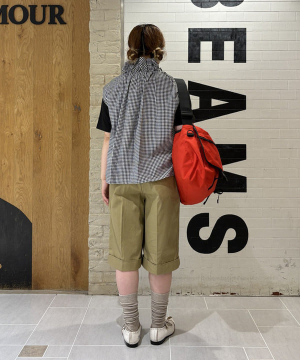 大石彩可さんの「BEAMS WOMEN｜メッセンジャー バッグ」を使ったコーディネート