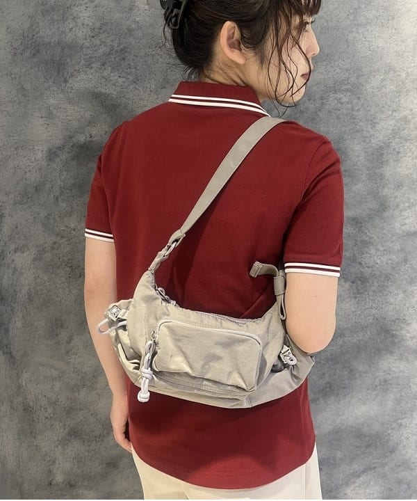 星野 真依さんの「BEAMS WOMEN｜【別注】FRED PERRY / Twin Tipped ポロシャツ G3600」を使ったコーディネート