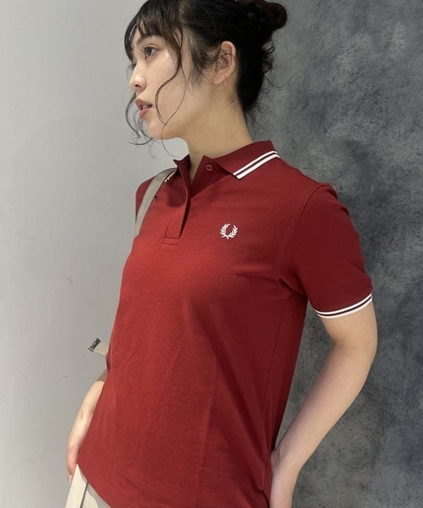 星野 真依さんの「BEAMS WOMEN｜【別注】FRED PERRY / Twin Tipped ポロシャツ G3600」を使ったコーディネート