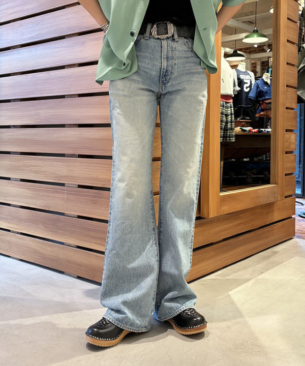 ミナミマリコさんの「BEAMS WOMEN｜40mm ヴィンテージ バックル ベルト ②」を使ったコーディネート
