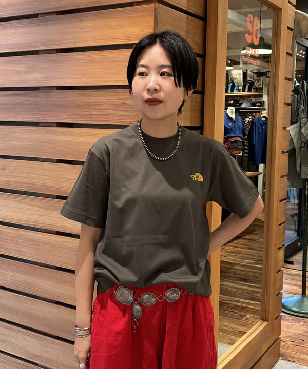 ミナミマリコさんの「BEAMS WOMEN｜リネン ソリッド イージー ＜イージーケア＞」を使ったコーディネート