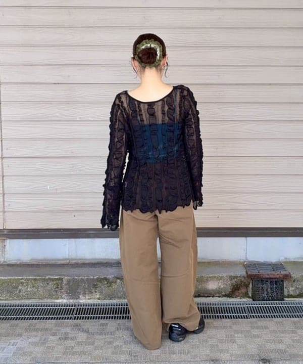 カタヤマ アヤさんの「BEAMS WOMEN｜メッシュ ストライプ カーディガン」を使ったコーディネート