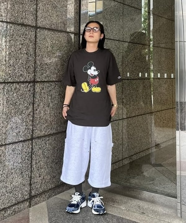 菊田 悠さんの「BEAMS WOMEN｜ダブルニー スウェット ショーツ」を使ったコーディネート