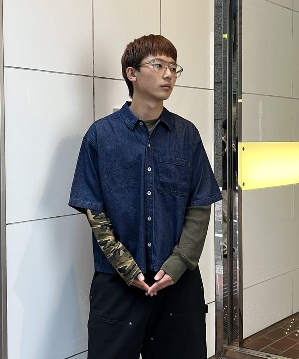 照田 拓史さんの「BEAMS WOMEN｜ショート デニム シャツ【ワイドショートフィット】」を使ったコーディネート