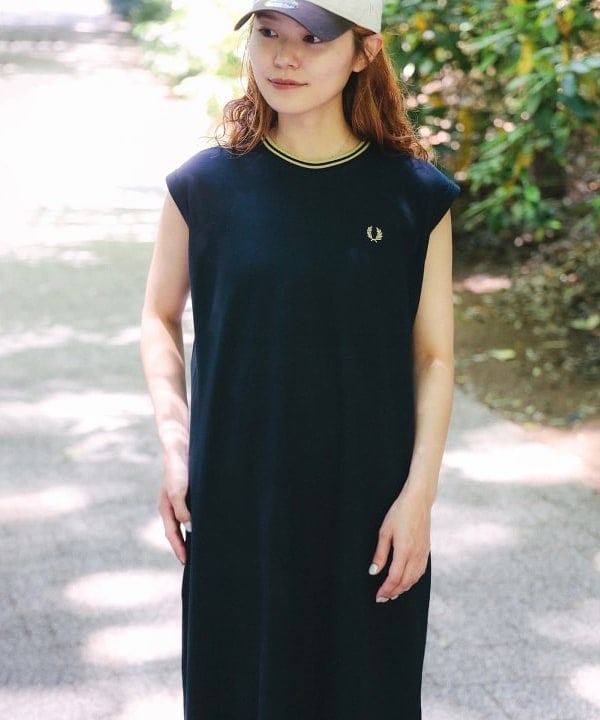 佐々木 南美さんの「BEAMS WOMEN｜【別注】FRED PERRY / ティップド ピケ ドレス」を使ったコーディネート