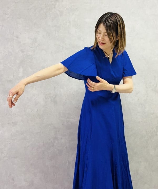 岩沢 珠代さんの「BEAMS WOMEN｜【別注】MARIHA / せせらぎのワンピース ソリッド」を使ったコーディネート