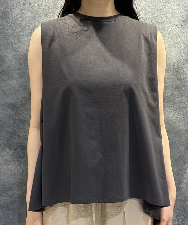 OSUMIさんの「BEAMS WOMEN｜【接触冷感・UVカット】コットン バックフレア ノースリーブ プルオーバー」を使ったコーディネート