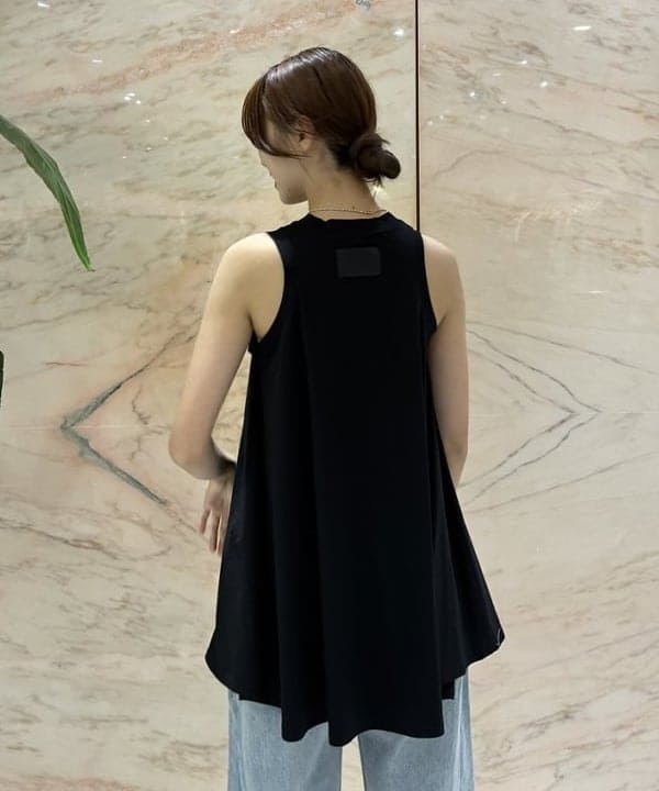 茂野 真楓さんの「BEAMS WOMEN｜COG THE BIGSMOKE / HIBA バックフレアートップス」を使ったコーディネート