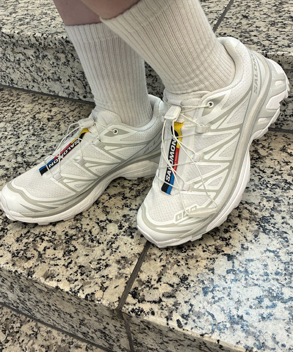 amiriさんの「BEAMS WOMEN｜【ワイドストレートフィット】ショート スラックス」を使ったコーディネート