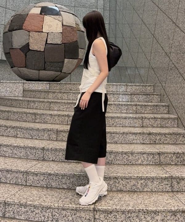 amiriさんの「BEAMS WOMEN｜【ワイドストレートフィット】ショート スラックス」を使ったコーディネート