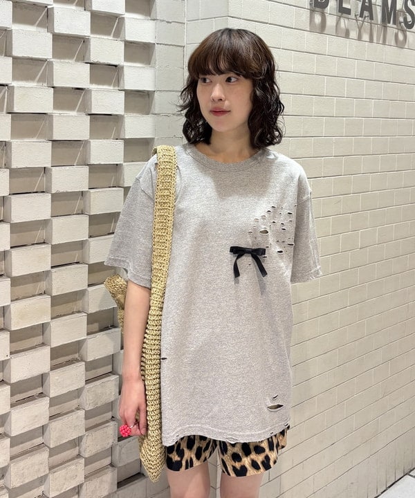 amaさんの「BEAMS WOMEN｜ダメージ オーバー Tシャツ」を使ったコーディネート