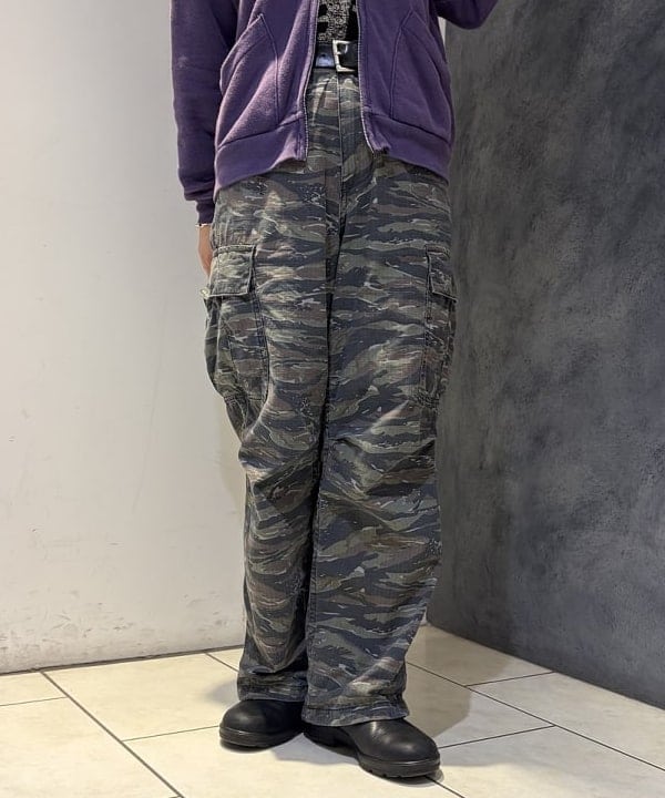 たぐみさんの「BEAMS WOMEN｜【別注】BRIEFING / ミリタリー キット バッグ &rdquo;OLIVE&rdquo;」を使ったコーディネート