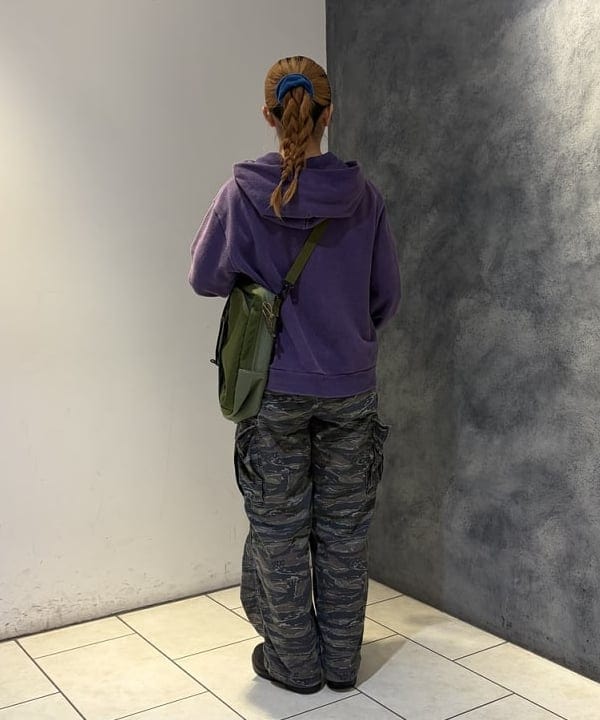 たぐみさんの「BEAMS WOMEN｜【別注】BRIEFING / ミリタリー キット バッグ &rdquo;OLIVE&rdquo;」を使ったコーディネート