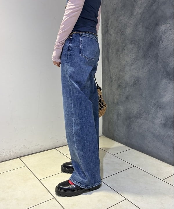SAEさんの「BEAMS WOMEN｜RED CARD TOKYO / Anniversary Wide デニムパンツ」を使ったコーディネート