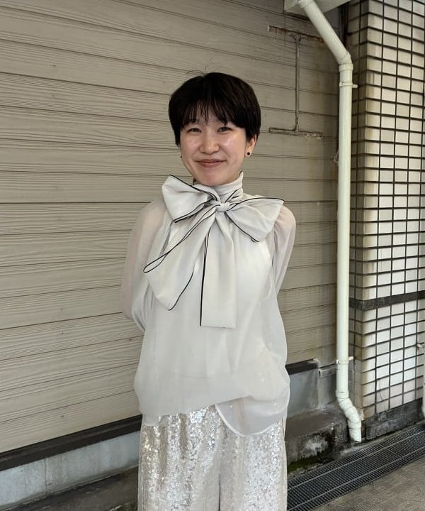 森川 夏衣さんの「BEAMS WOMEN｜オーガンジー リボンブラウス」を使ったコーディネート