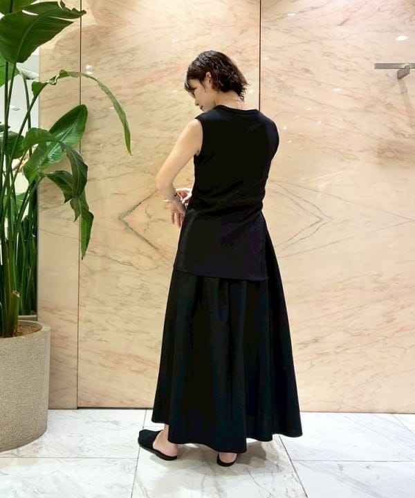 AONO SHIKAMAさんの「BEAMS WOMEN｜スリット ノースリーブ チュニック」を使ったコーディネート
