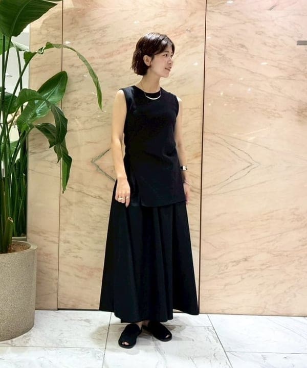 AONO SHIKAMAさんの「BEAMS WOMEN｜スリット ノースリーブ チュニック」を使ったコーディネート