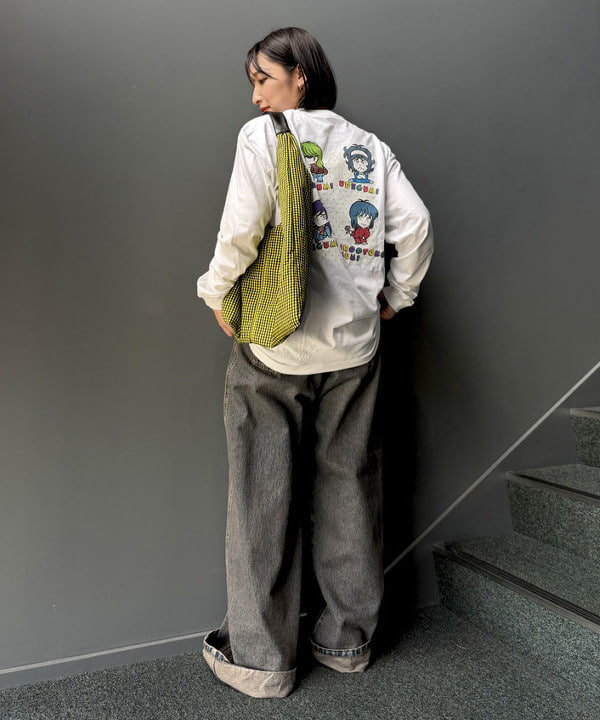 松本 佳菜子さんの「BEAMS WOMEN｜オーバーダイ デニム パンツ」を使ったコーディネート
