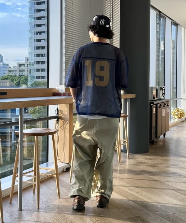 BAKU(東江 漠)さんの「BEAMS WOMEN｜メッシュ プリント Tシャツ【ワイドショートフィット】」を使ったコーディネート