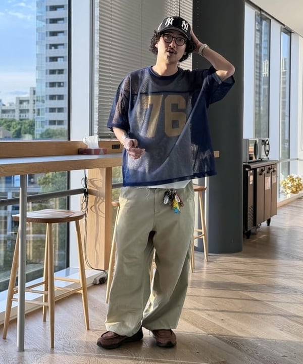 BAKU(東江 漠)さんの「BEAMS WOMEN｜メッシュ プリント Tシャツ【ワイドショートフィット】」を使ったコーディネート