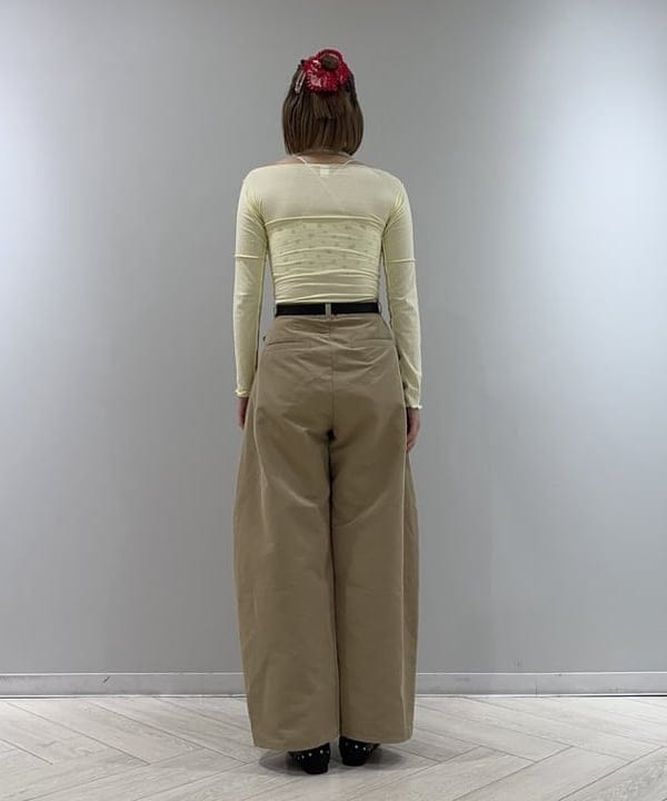 reinaさんの「BEAMS WOMEN｜2タック カーブ バレル チノパンツ」を使ったコーディネート