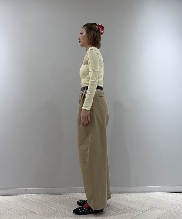reinaさんの「BEAMS WOMEN｜2タック カーブ バレル チノパンツ」を使ったコーディネート