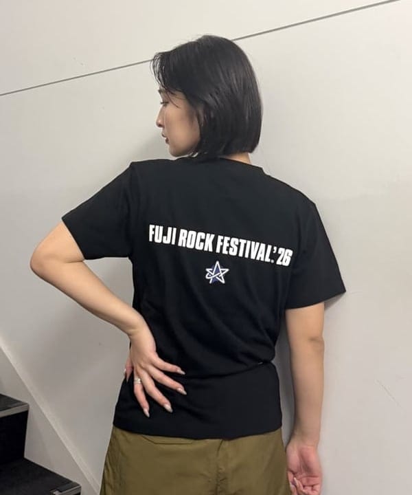 松本 佳菜子さんの「BEAMS WOMEN｜カーゴ ハーフ パンツ」を使ったコーディネート