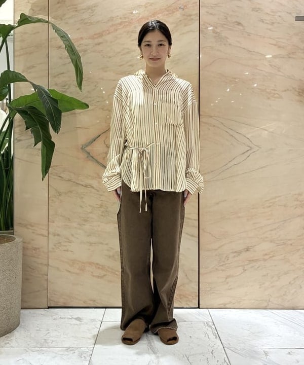 坂本 涼花さんの「BEAMS WOMEN｜CMMN SWDN / Kali ストライプ シャツ」を使ったコーディネート