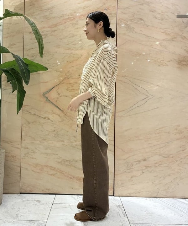 坂本 涼花さんの「BEAMS WOMEN｜CMMN SWDN / Kali ストライプ シャツ」を使ったコーディネート