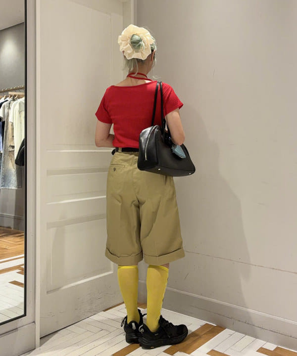 はっとりさんの「BEAMS WOMEN｜ネックリボン ボートネック Tシャツ」を使ったコーディネート