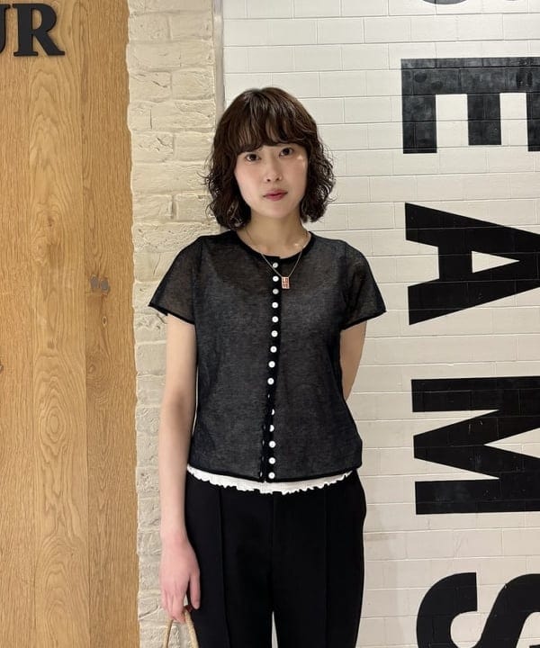amaさんの「BEAMS WOMEN｜MIORA / ラフィア 編み柄 バケツバッグ」を使ったコーディネート
