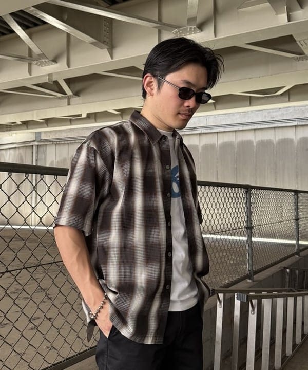 しゅうとさんの「BEAMS WOMEN｜【別注】Dickies / ワイド チノ パンツ」を使ったコーディネート