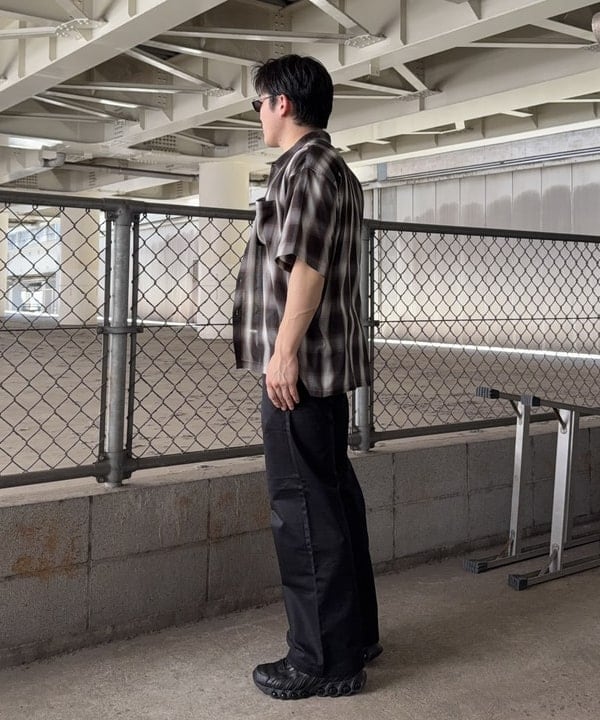 しゅうとさんの「BEAMS WOMEN｜【別注】Dickies / ワイド チノ パンツ」を使ったコーディネート