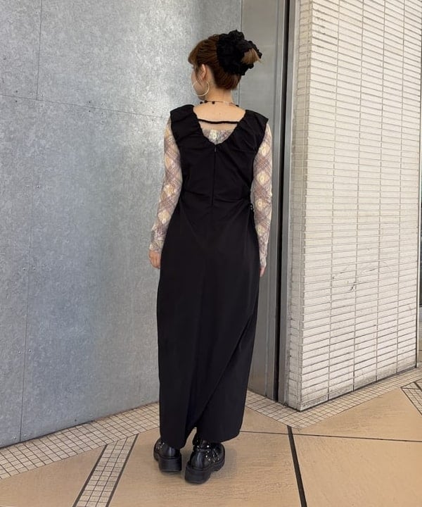 まゆちゃんさんの「BEAMS WOMEN｜カットアウト ノースリーブ ワンピース」を使ったコーディネート