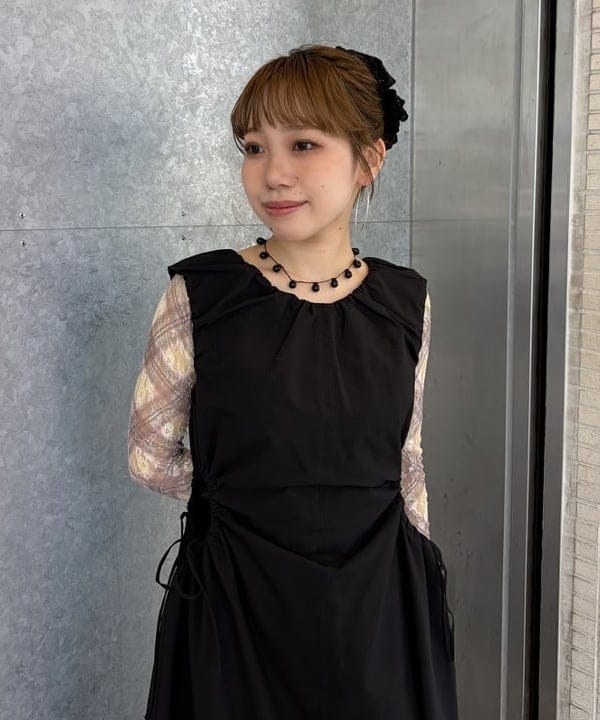 まゆちゃんさんの「BEAMS WOMEN｜カットアウト ノースリーブ ワンピース」を使ったコーディネート