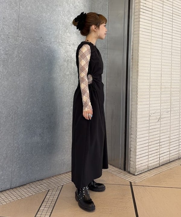 まゆちゃんさんの「BEAMS WOMEN｜カットアウト ノースリーブ ワンピース」を使ったコーディネート