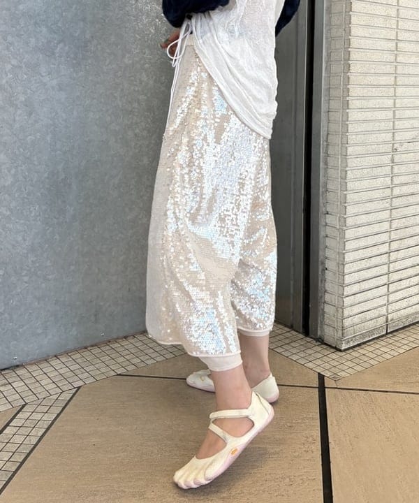 リズさんの「BEAMS WOMEN｜maturely / スパンコール ハーフ パンツ」を使ったコーディネート