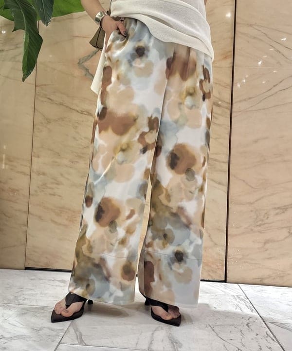 越智 里美さんの「BEAMS WOMEN｜ラッセルメッシュ ノースリーブ プルオーバー」を使ったコーディネート
