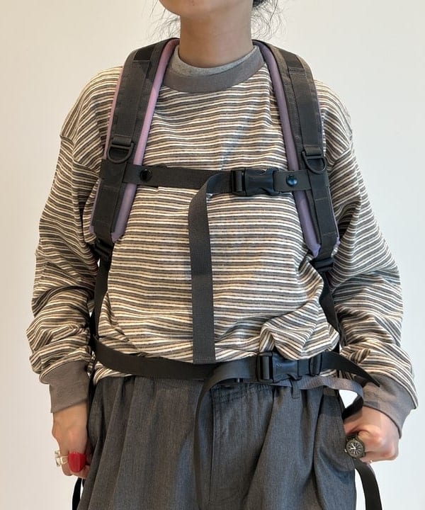 清水 彩乃さんの「BEAMS WOMEN｜【別注】Gramicci / ギャバ テーパードパンツ NEW」を使ったコーディネート