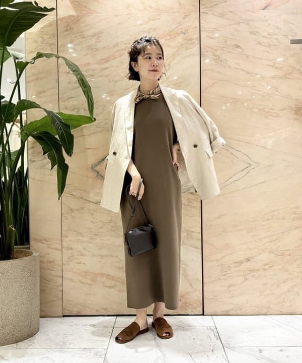 AONO SHIKAMAさんの「BEAMS WOMEN｜コットン 16ゲージ ノースリーブ ワンピース」を使ったコーディネート