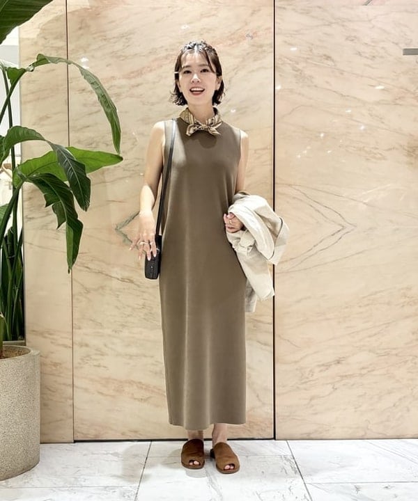 AONO SHIKAMAさんの「BEAMS WOMEN｜コットン 16ゲージ ノースリーブ ワンピース」を使ったコーディネート
