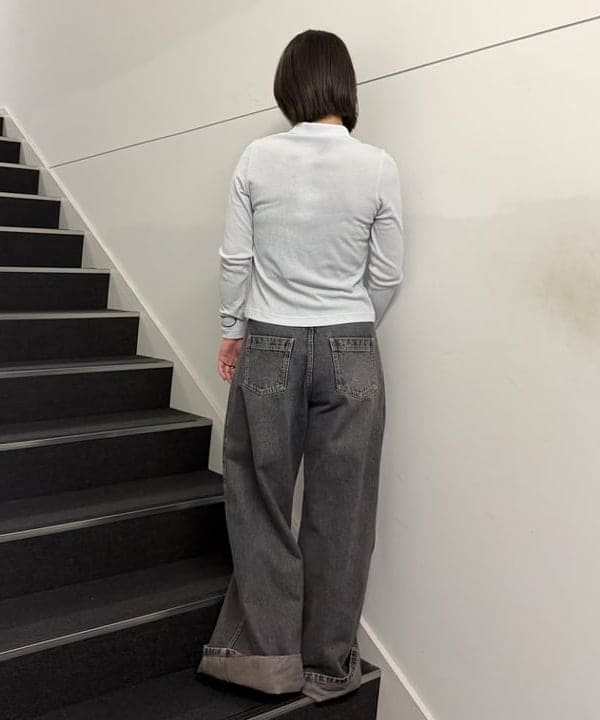 松本 佳菜子さんの「BEAMS WOMEN｜オーバーダイ デニム パンツ」を使ったコーディネート