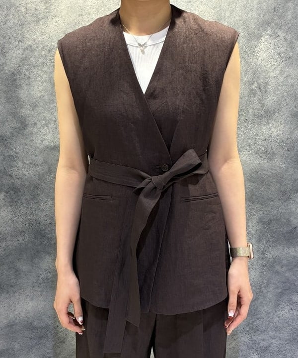 中田 優紀子さんの「BEAMS WOMEN｜リネン ラップ ジレ ブラウス .M」を使ったコーディネート