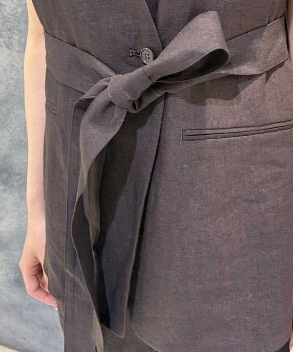 中田 優紀子さんの「BEAMS WOMEN｜リネン ラップ ジレ ブラウス .M」を使ったコーディネート