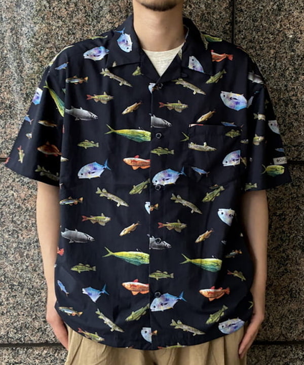 森田 倫太郎さんの「BEAMS WOMEN｜【別注】Columbia / PFG 総柄シャツ」を使ったコーディネート