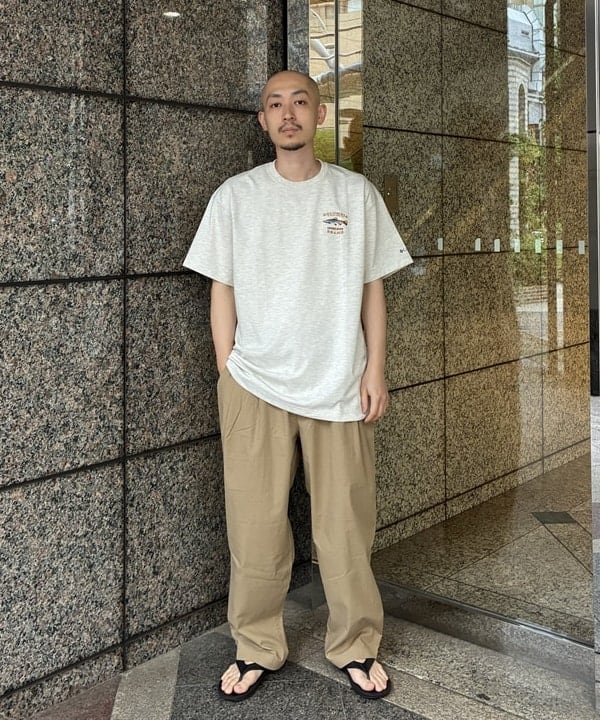 森田 倫太郎さんの「BEAMS WOMEN｜【別注】Columbia / PFG 総柄シャツ」を使ったコーディネート