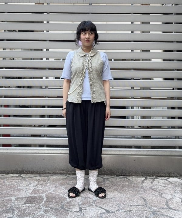 晶さんの「BEAMS WOMEN｜バックスリット カーブ ヘムTシャツ」を使ったコーディネート