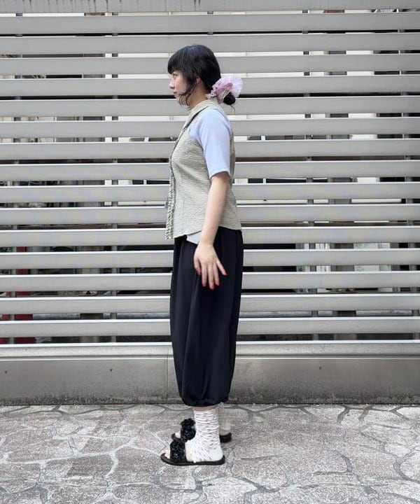 晶さんの「BEAMS WOMEN｜バックスリット カーブ ヘムTシャツ」を使ったコーディネート