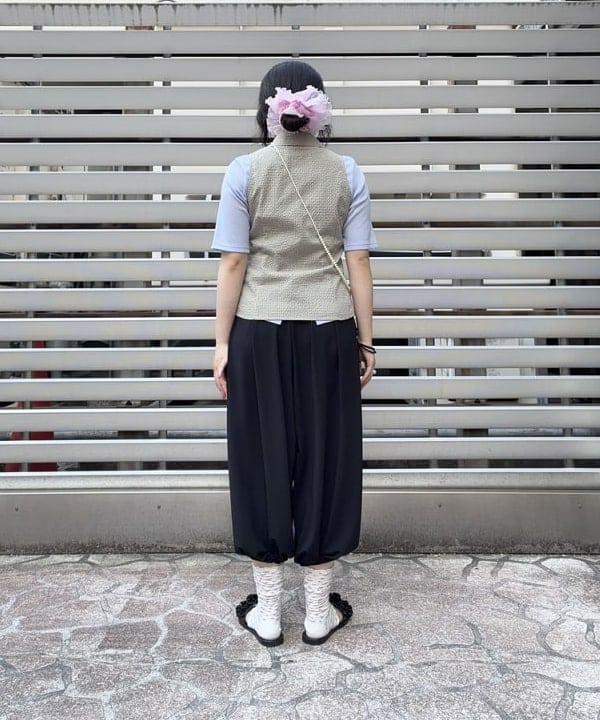 晶さんの「BEAMS WOMEN｜バックスリット カーブ ヘムTシャツ」を使ったコーディネート