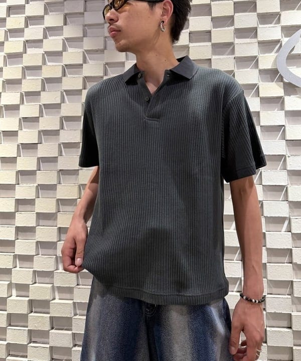 三宅 雄平さんの「BEAMS WOMEN｜ショート リブ ポロシャツ【ワイドショートフィット】」を使ったコーディネート